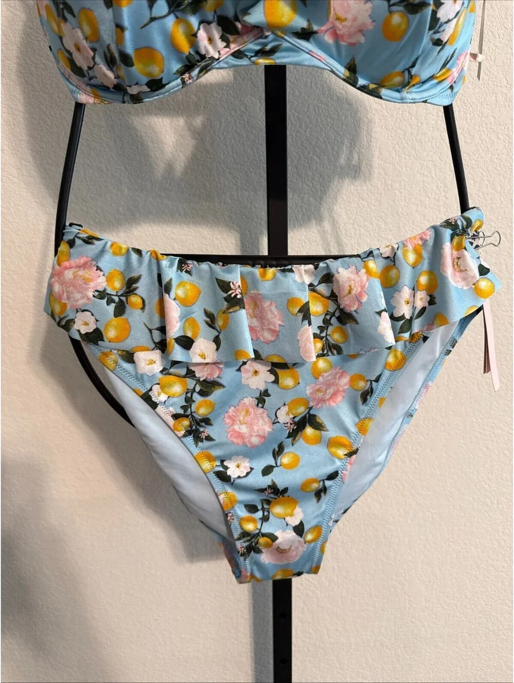 NWT Victoria's Secret Floral Print Bikini Ruffle Straps & Ruffle Waist 38DD & XL